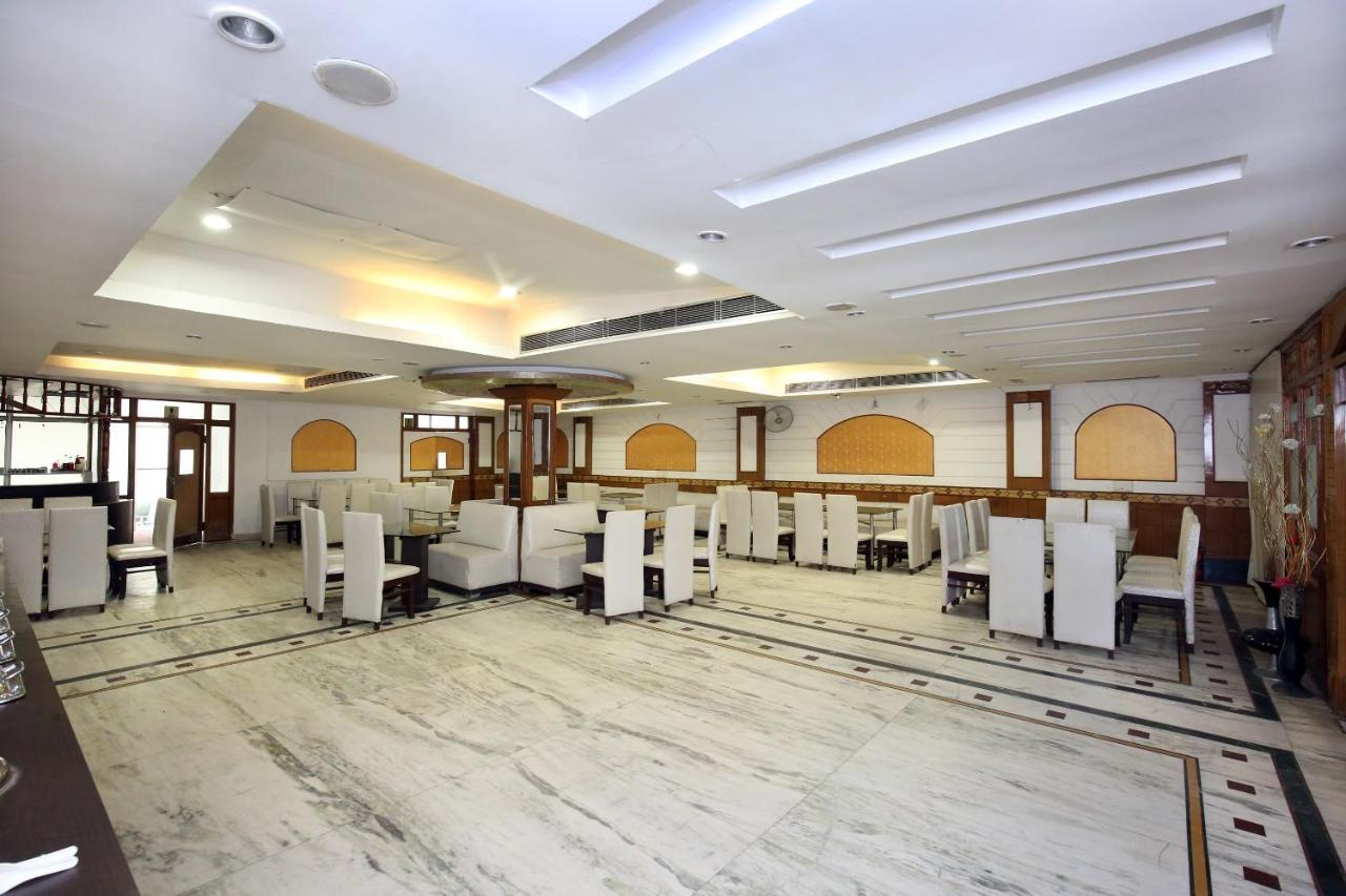 Capital O 10990 Hotel Gobind Regency Zirakpur Ngoại thất bức ảnh