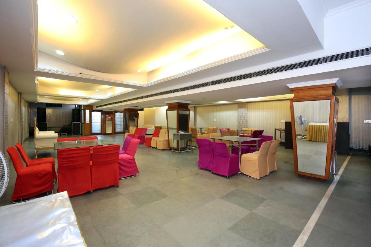 Capital O 10990 Hotel Gobind Regency Zirakpur Ngoại thất bức ảnh